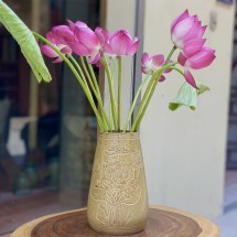 Bình cắm hoa, lọ hoa gốm sứ Bát Tràng men rêu đắp hoạ tiết Hoa sen cao 29cm