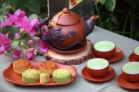 Bộ Ấm Chén Tử Sa Đắp Hoa Sen Tách Lót Đen Đỏ
