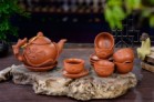 Bộ Ấm Chén Tử Sa Đắp Cây Tùng Tách Lót Đỏ