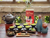 Bộ Ấm Chén Tử Sa Đắp Hoa Tùng Tách Lót