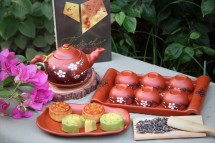 Bộ Ấm Chén Tử Sa Dáng Nhỡ Họa Tiết Chấm Đào Khay Chữ Nhật bé 24x15cm 270ml